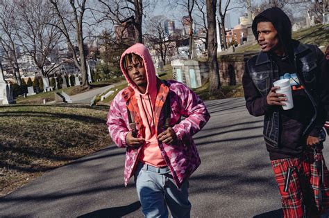 Juice Wrld The Young Rapper Confronts Death At A Brooklyn Cemetery The New York Times