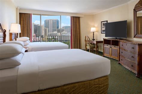 Rooms With Ocean Views | Outrigger Waikiki Beach Resort