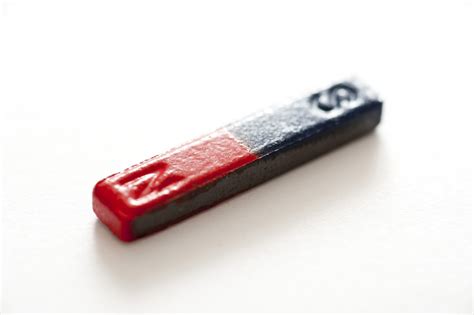 Free Stock image of Permanent bar magnet | ScienceStockPhotos.com