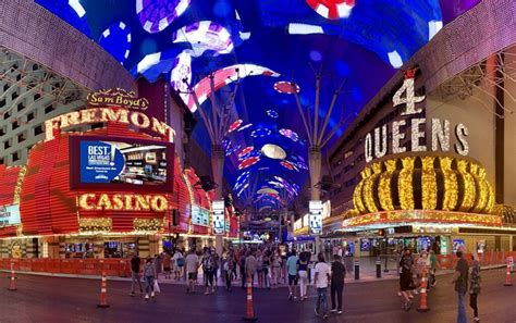 Fremont Street Experience: The Ultimate Guide - Journey To Nevada