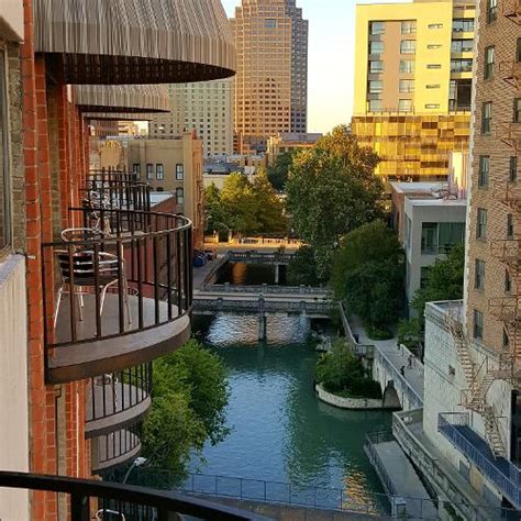 Book Riverwalk Plaza, San Antonio from $119/night - Hotels.com