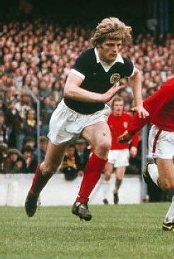 Gordon McQueen Scotland 1975 | Scotland, Mcqueen, Running