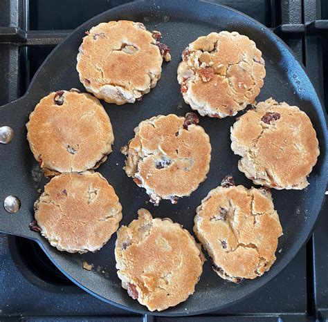 Traditional Welsh Cakes recipe – the authentic Welsh teatime treat - It's not easy being greedy