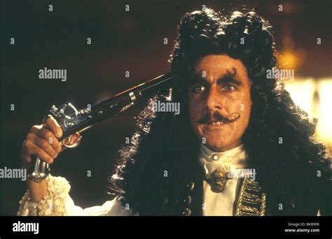 HOOK -1991 DUSTIN HOFFMAN Stock Photo, Royalty Free Image: 29137786 - Alamy