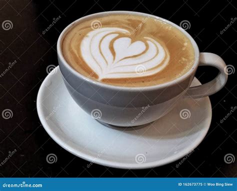 Coffee Latte Art Heart Shape Stock Image - Image of plate, latte: 162673775