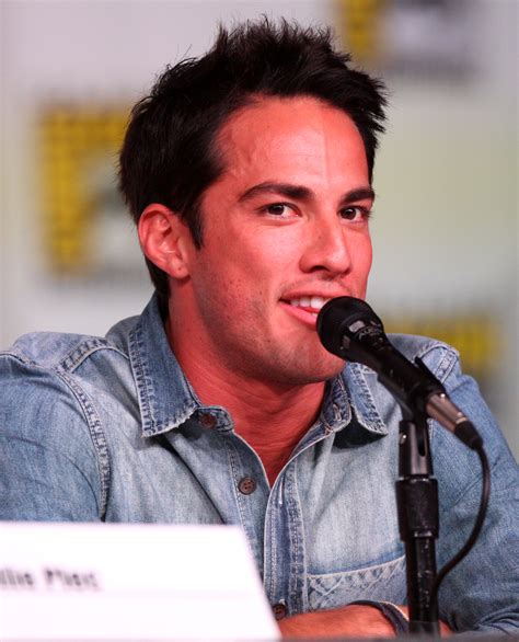 File:Michael Trevino by Gage Skidmore.jpg - Wikimedia Commons
