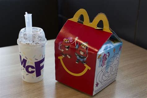 FOX NEWS: McDonald's employee on TikTok shares reason behind McFlurry spoon shape | Happy meal ...