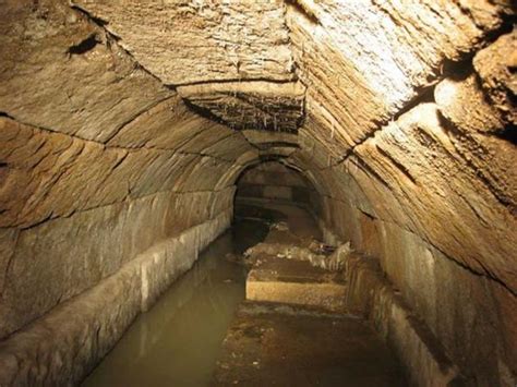 A Labyrinth of Ancient Tunnels Exist Under Roman Streets | Ancient Origins