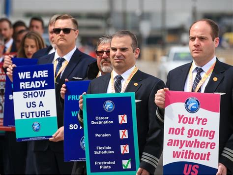 WestJet pilots could strike as of Tuesday as talks drag on | Calgary Herald