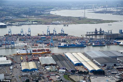 Felixstowe Dockers: Tilbury Docks: Man dies after over 30 found in ...