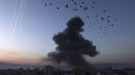 Israel carries out airstrikes near Syrian city of Homs | World News ...