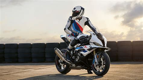 2023 BMW S1000RR Specs, Price, Top Speed & Reviews