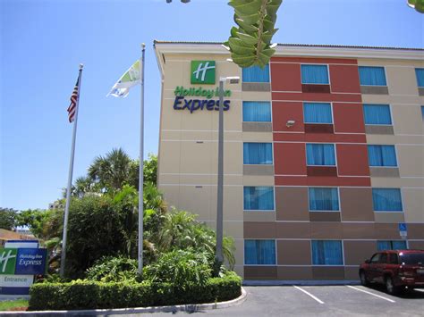 Holiday Inn Express Ft. Lauderdale Cruise-Airport Hotel in Fort ...