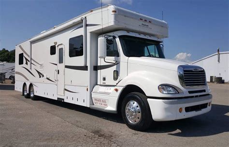 loaded 2007 Haulmark Freightliner Columbia camper rv for sale