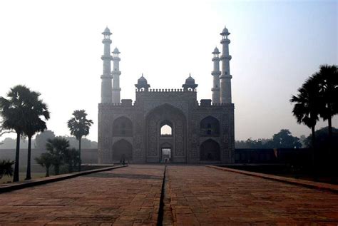 Jama Masjid Agra > Images, History, Timings, Location