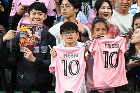 Messi mania hits Hong Kong as thousands flock to Miami training