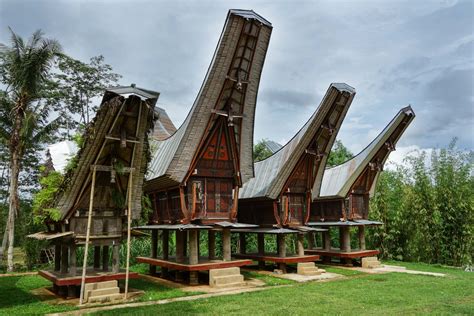 Tana Toraja - traditional houses - Travel Badger