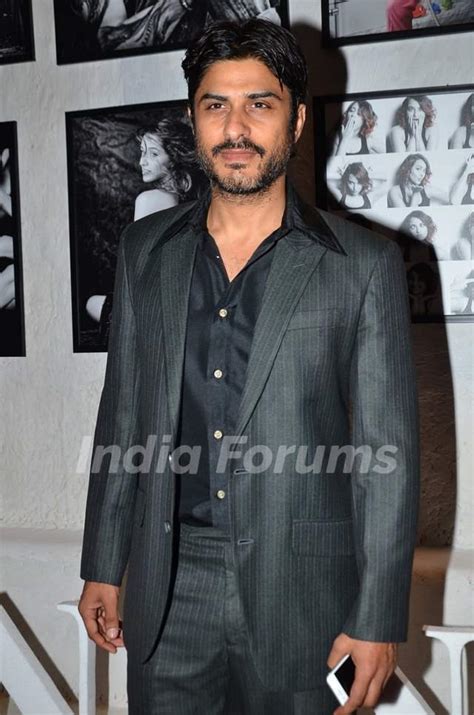 Vikas Bhalla poses for the media at Dabboo Ratnani's Calendar Launch Media