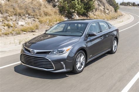 Used 2017 Toyota Avalon Hybrid MPG & Gas Mileage Data | Edmunds