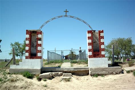 Wounded Knee A haunted, sacred place. Native Style, Native Art, Wounded Knee Massacre, Native ...