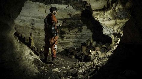 Mexican Archaeologists Find Mayan Artifacts in Cave - Foto En.tempo.co