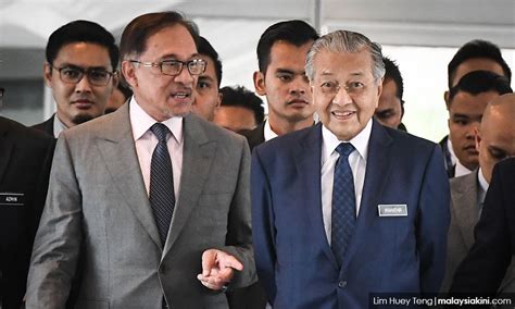 Malaysians Must Know the TRUTH: Is Mahathir baffled by senility?