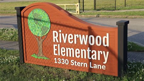 Riverwood Elementary, Memphis, TN Editorial Photography - Image of teacher, learning: 247081142