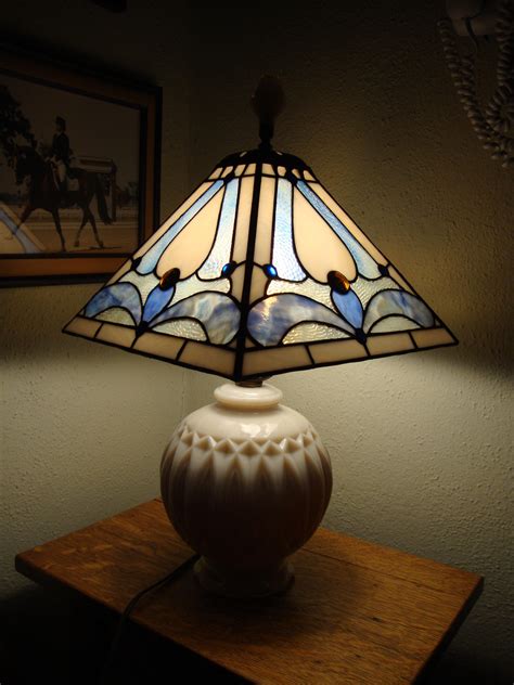 Lampshade On Vintage Base. - Delphi Artist Gallery | Stained glass lamp shades, Stained glass ...