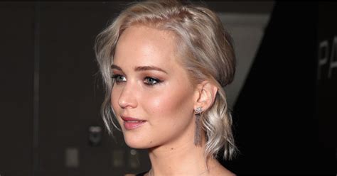 Jennifer Lawrence With Platinum Blond Hair | Spring 2016 | POPSUGAR Beauty