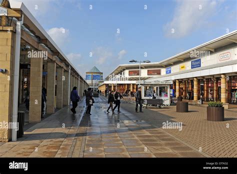 The Lakeside Village Outlet Shopping Developement in Doncaster ...