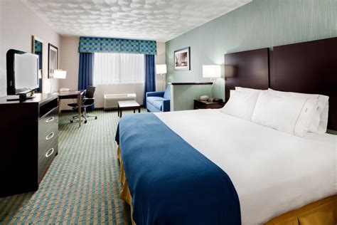 Holiday Inn Express and Suites, an IHG Hotel Smithfield, Rhode Island, US - Reservations.com