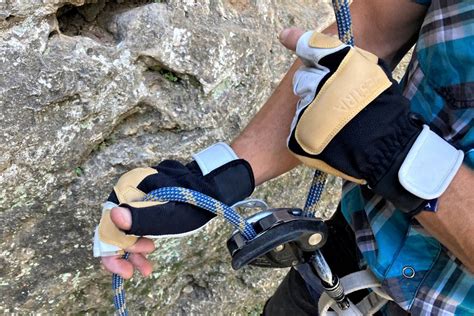 Custom(ish) Fit: Hestra’s Carefully Crafted Belay Glove Review | GearJunkie