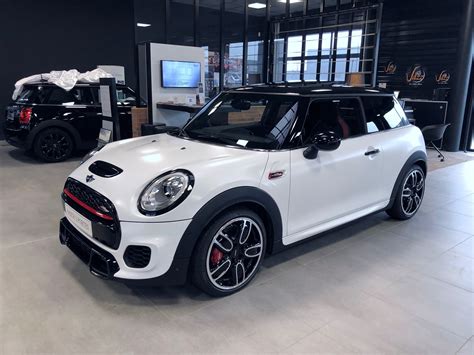 DC Covering - MINI JCW SATIN WHITE