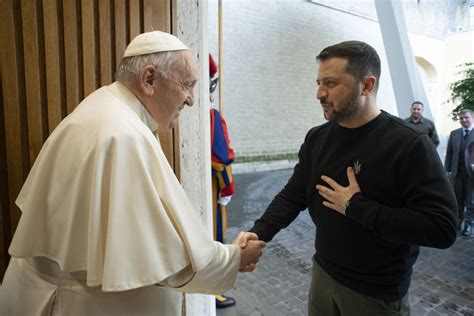 Ukraine's Zelensky meets with pope, talks with Italian leaders - Los ...