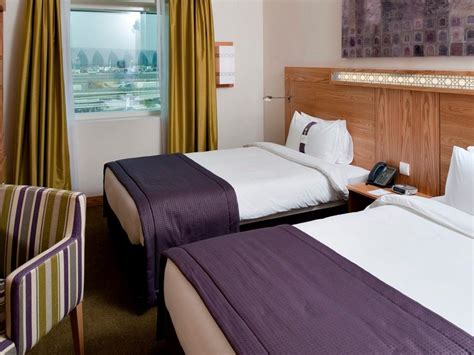 Best Price on Holiday Inn Express Dubai Airport in Dubai + Reviews!