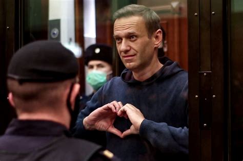 Russie : l'opposant Alexeï Navalny arrête sa grève de la faim