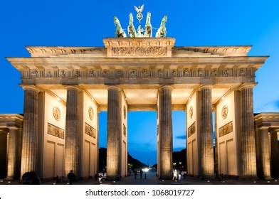 Brandenburger Gate Night Stock Photo 1068019727 | Shutterstock