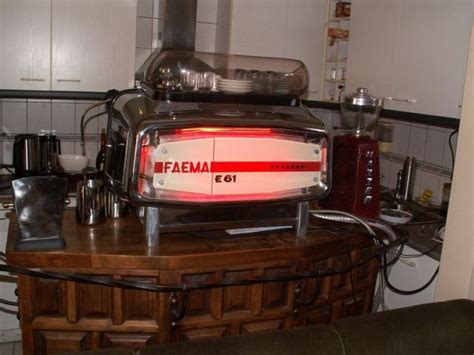 Faema e61 Espresso Machine | Coffee machine vintage, Coffee machine, Espresso machine