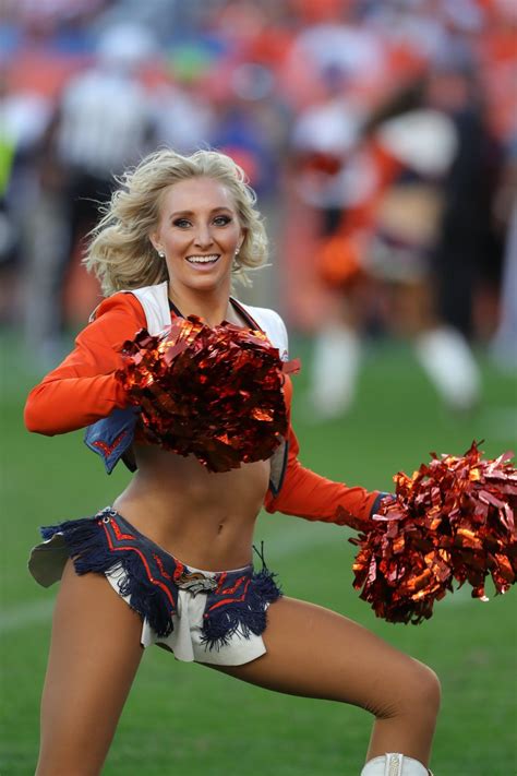 Broncos Cheerleaders | Broncos cheerleaders, College cheerleading ...