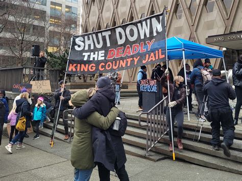 Advocates call for shutdown of King County jail after mounting death ...