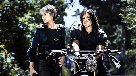 7 Reasons Why It's Time for Carol & Daryl to Get Together on 'The ...