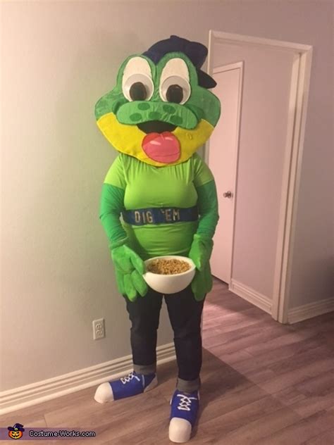 Honey Smacks Dig 'Em Frog Costume