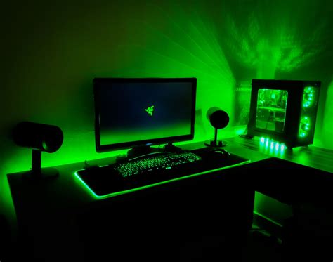 Budget Gaming RAZER Desk Setup | Gaming room setup, Gaming setup, Cheap ...