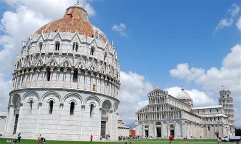 Piazza dei Miracoli, Pisa - What To See, When To Go, Map & Pictures | Free-City-Guides.com