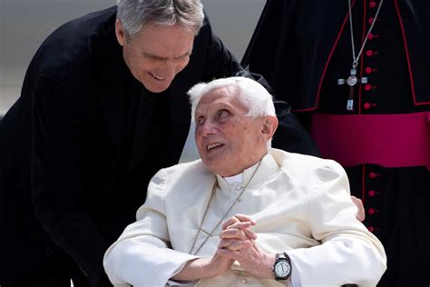 Archbishop Gänswein defends retired pope, criticizes Munich abuse ...