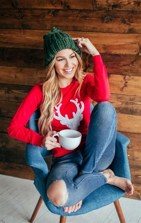 Essentially warm Christmas sweaters make you happier - Molitsy Blog | Christmas outfits women ...