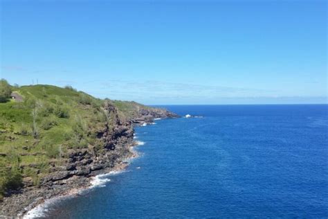 Kahakuloa Maui 🌴 Walk to Kahakuloa Bay beach overlook OR drive the ...