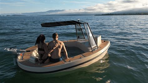 Hot Tub Boat Rental - Hot Yacht Tubs