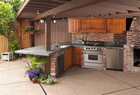 Rustic Brick Outdoor Kitchen Design | Outdoor kitchen appliances, Outdoor kitchen island, Small ...