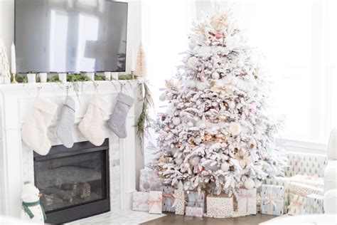 CHRISTMAS FARMHOUSE DECOR | STYLE FOR THE HOLIDAYS